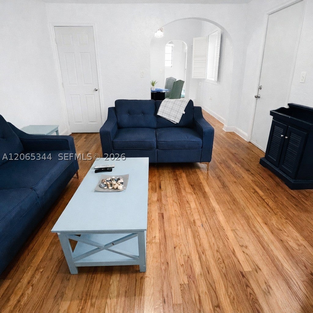 928 Euclid Ave 6