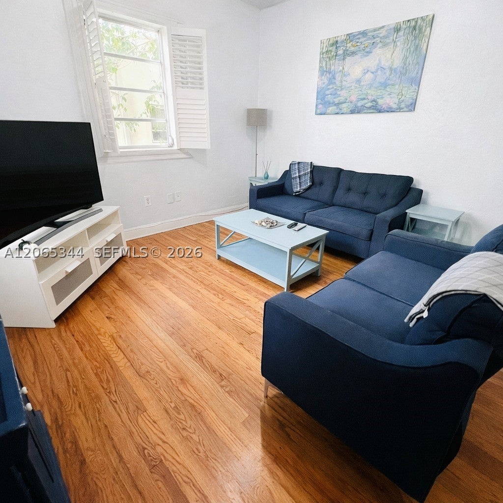 928 Euclid Ave 6