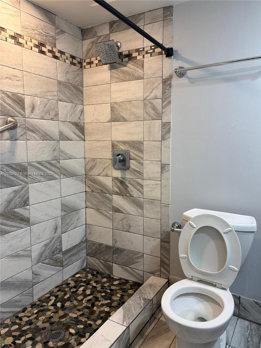 PINE RIDGE NORTH VILLAGE - Residential Lease