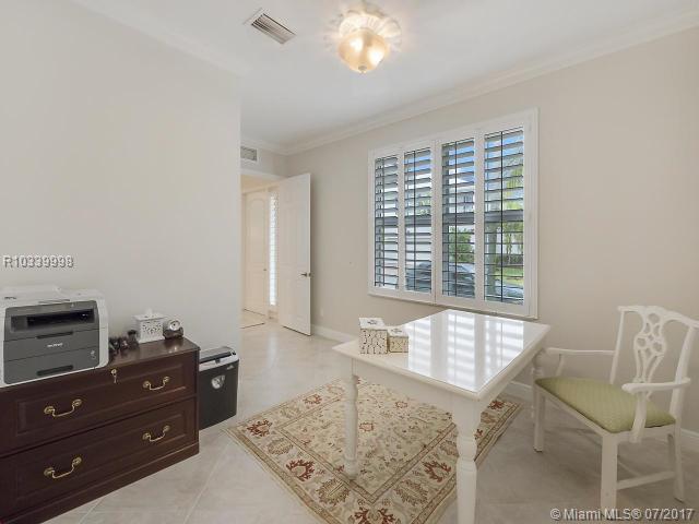 HAMPTON CAY - Residential