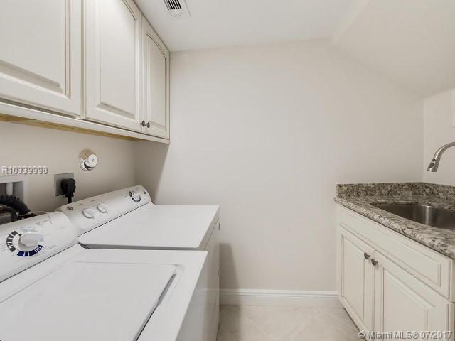 HAMPTON CAY - Residential