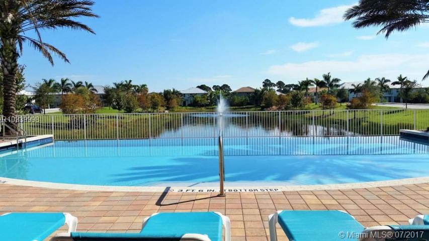 HAMPTON CAY - Residential