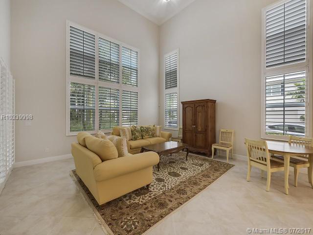 HAMPTON CAY - Residential