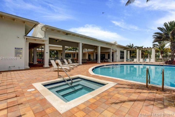 HAMPTON CAY - Residential