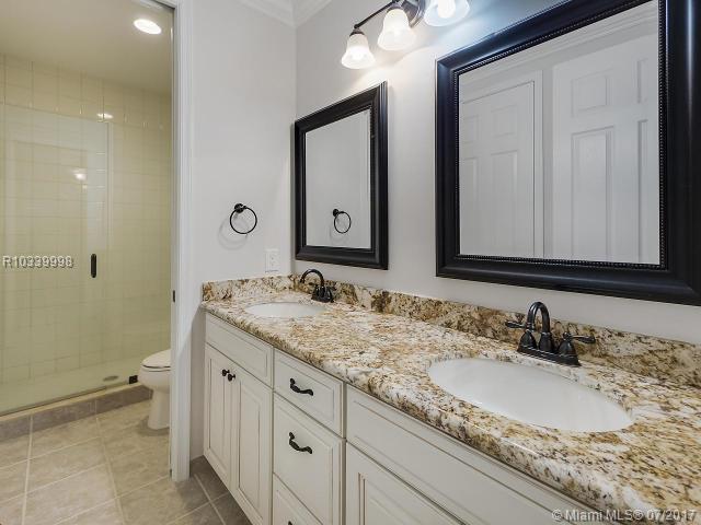 HAMPTON CAY - Residential