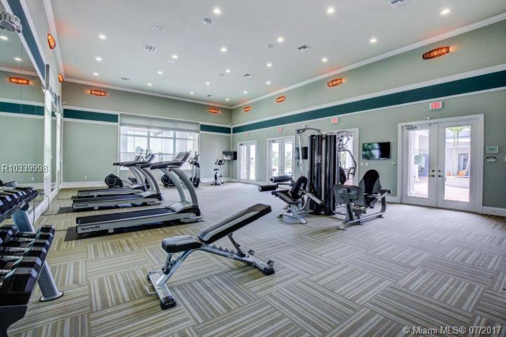 HAMPTON CAY - Residential