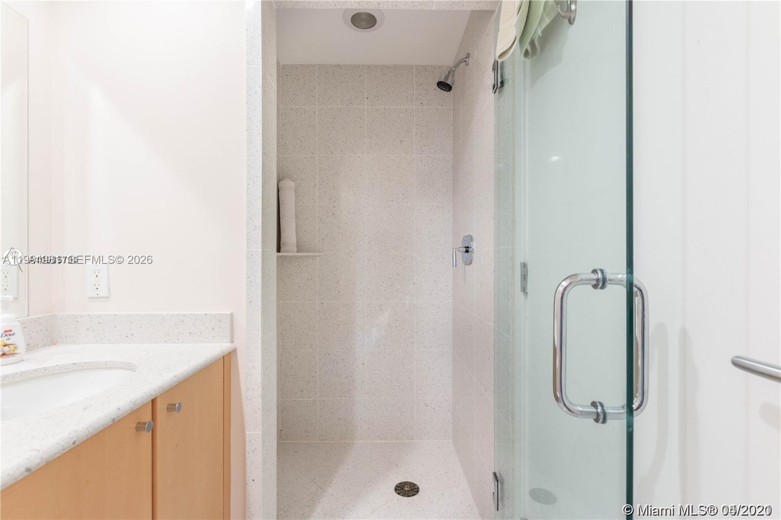 MOSAIC ON MIAMI BEACH CON - Residential Lease