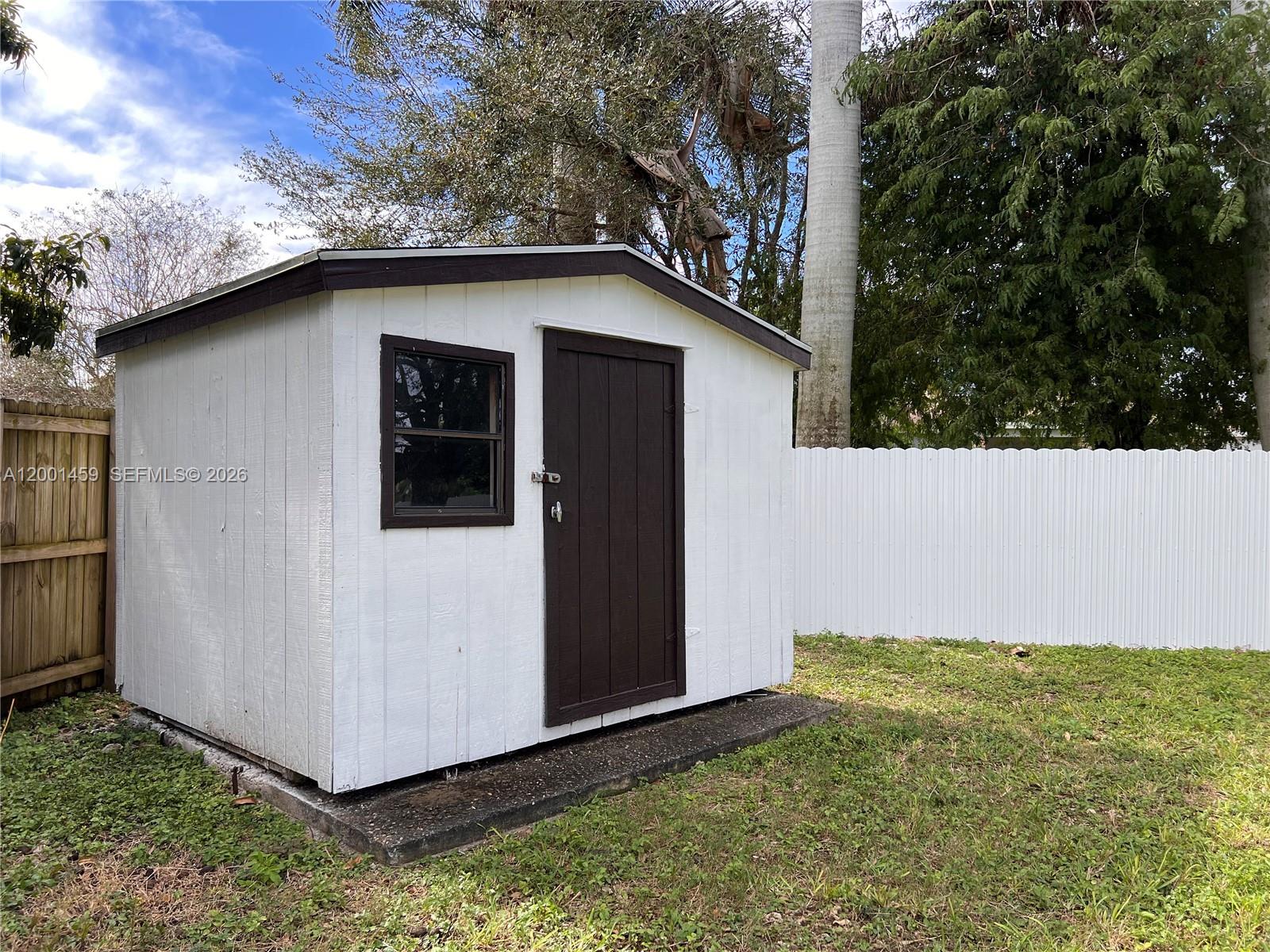 VANDA ESTATES - Residential Lease