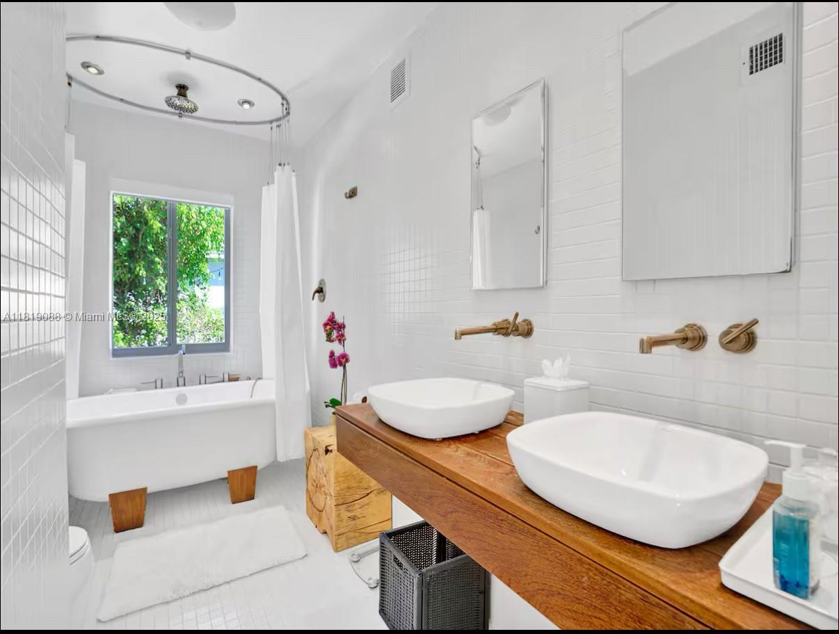 TREASURE ISLAND - Residential Lease