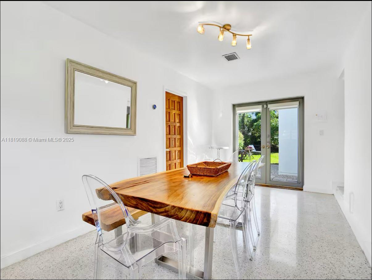 TREASURE ISLAND - Residential Lease