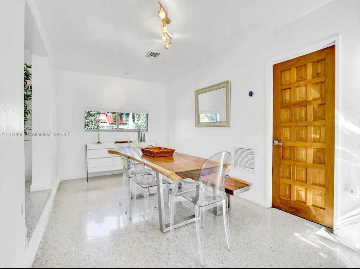 TREASURE ISLAND - Residential Lease