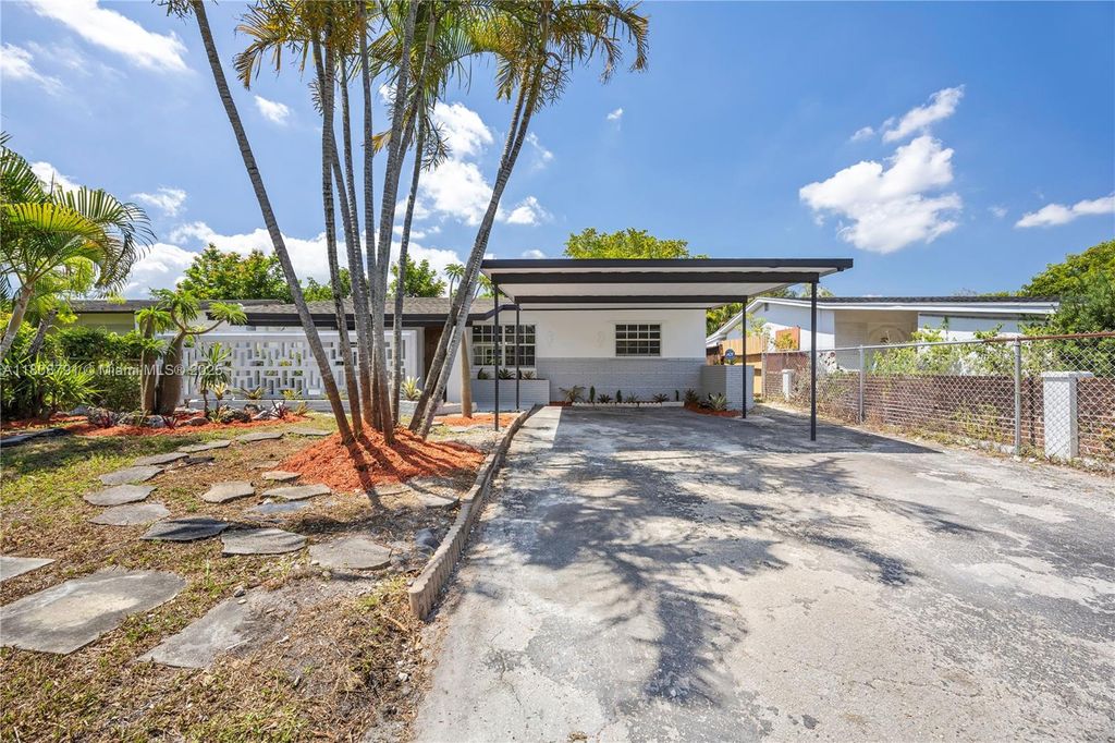 Photo of 3420 SW 12th Pl, Fort Lauderdale, FL 33312 (MLS # A11808791)