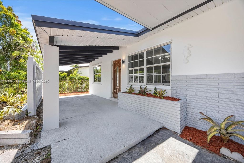 Photo of 3420 SW 12th Pl, Fort Lauderdale, FL 33312 (MLS # A11808791)