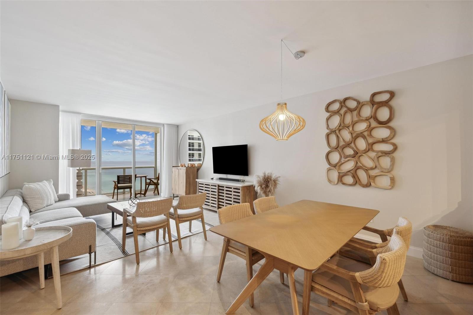 1830 S Ocean Dr 2811, Hallandale Beach, Broward County, Florida - 2 Bedrooms  
2 Bathrooms - 