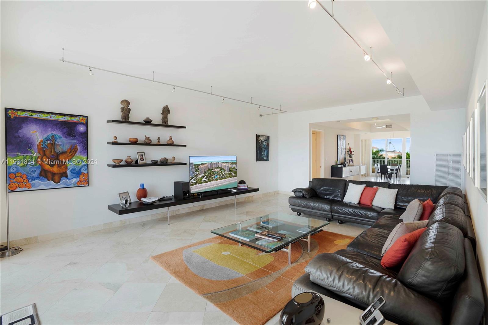 CLUB TOWER TWO CONDO - Residential