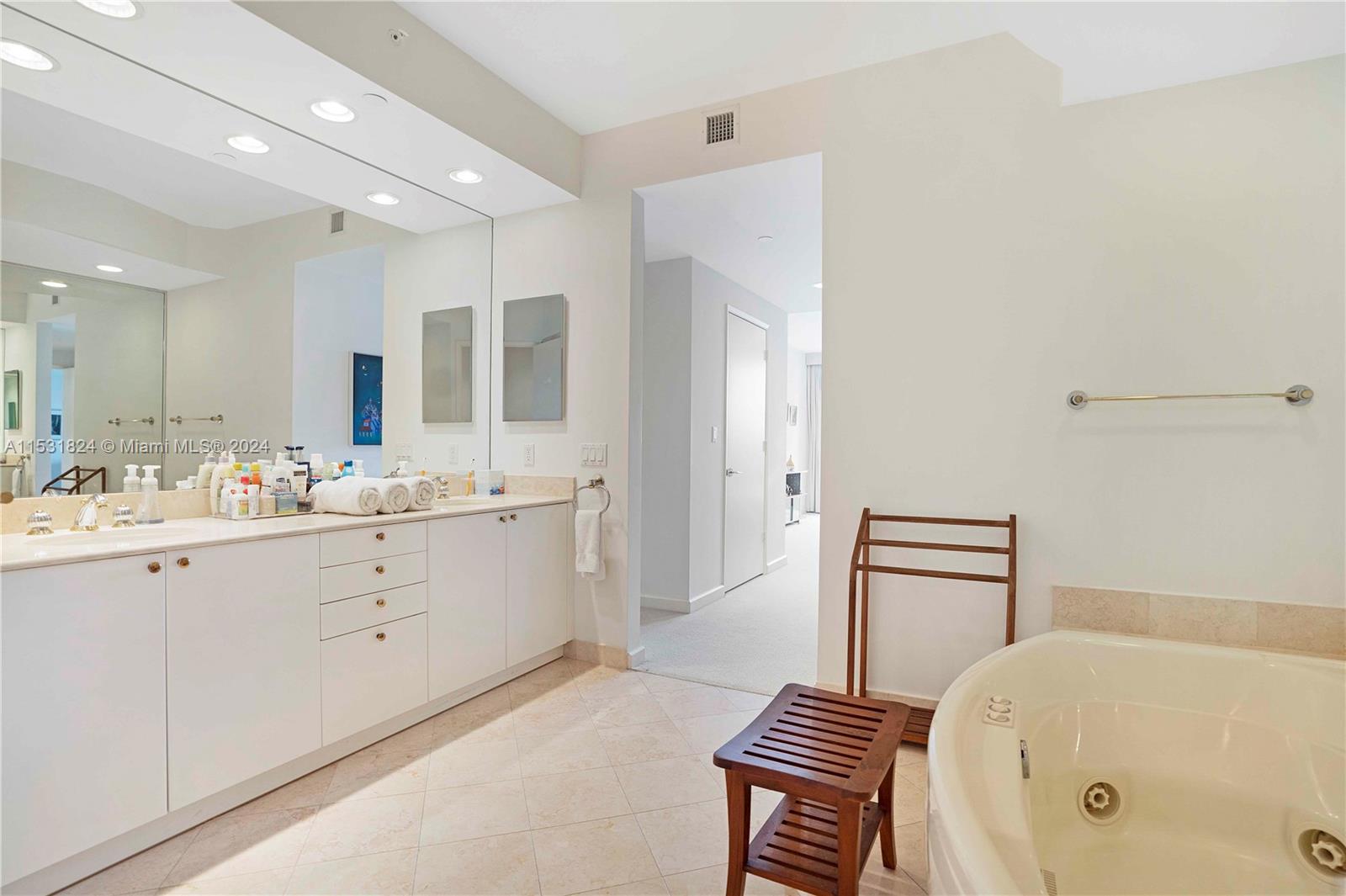 CLUB TOWER TWO CONDO - Residential