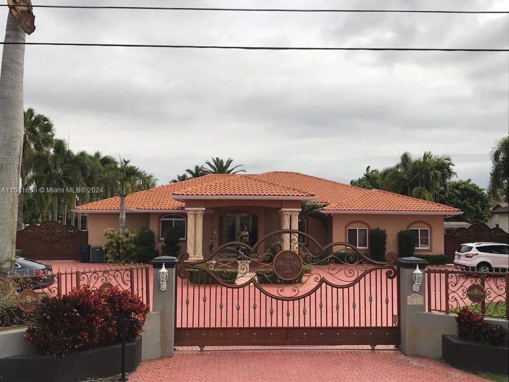 Property for Sale at 2721 Sw 132nd Ave, Miami, Broward County, Florida - Bedrooms: 5 
Bathrooms: 5  - $1,600,000