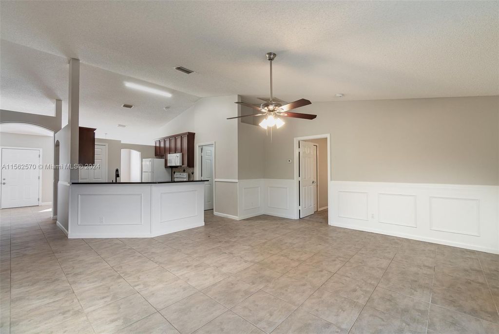 Photo of 6439 NW Faye Ct, Port Saint Lucie, FL 34986 (MLS # A11562570)