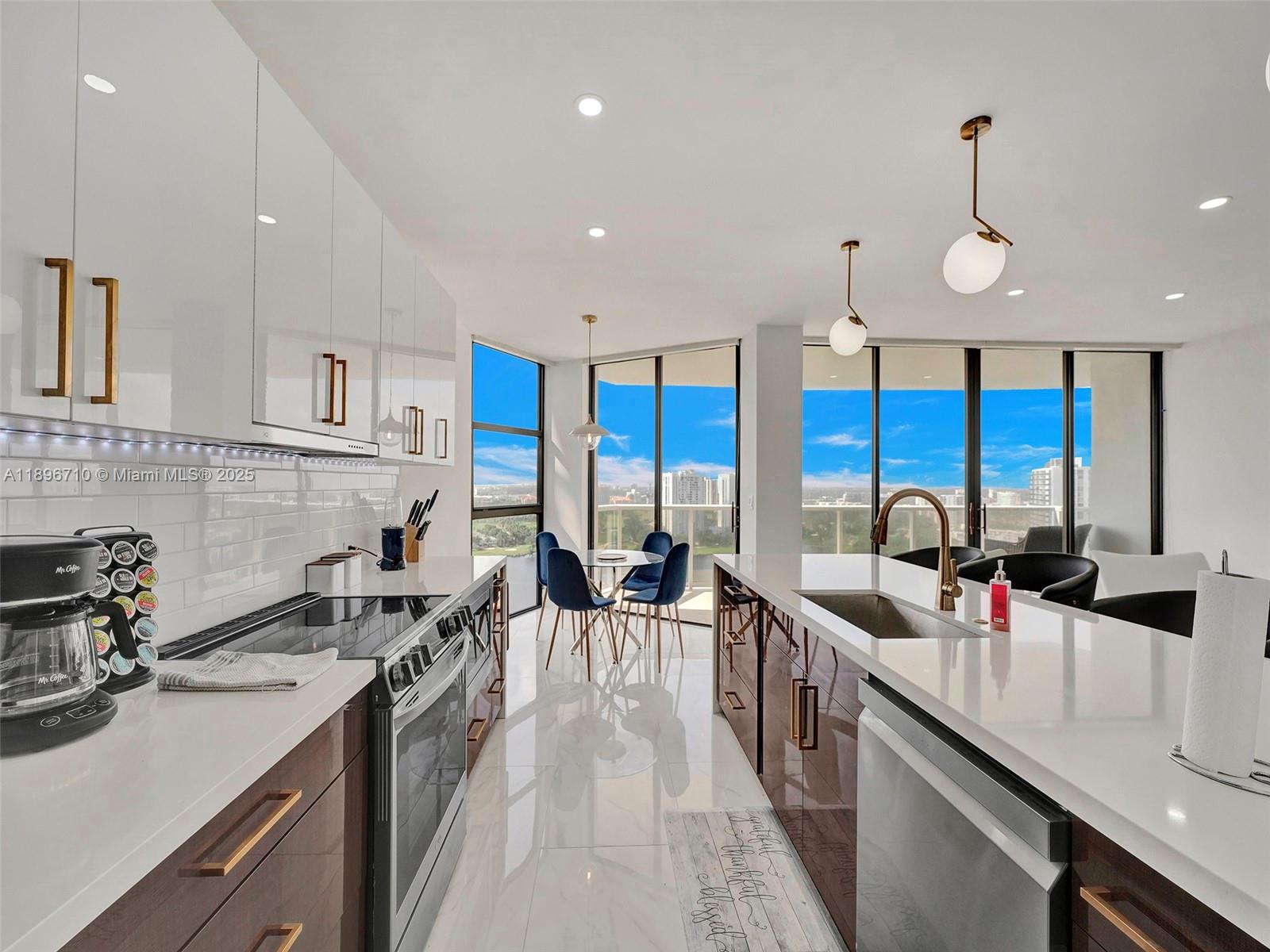 HAMPTONS WEST CONDO - Residential Lease