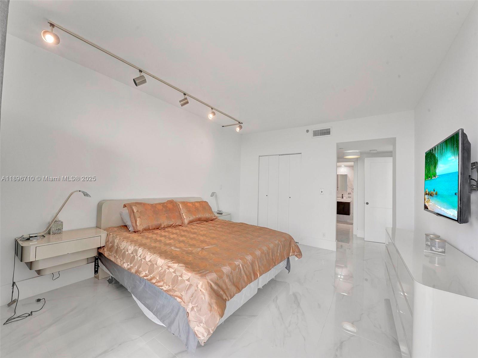 HAMPTONS WEST CONDO - Residential Lease