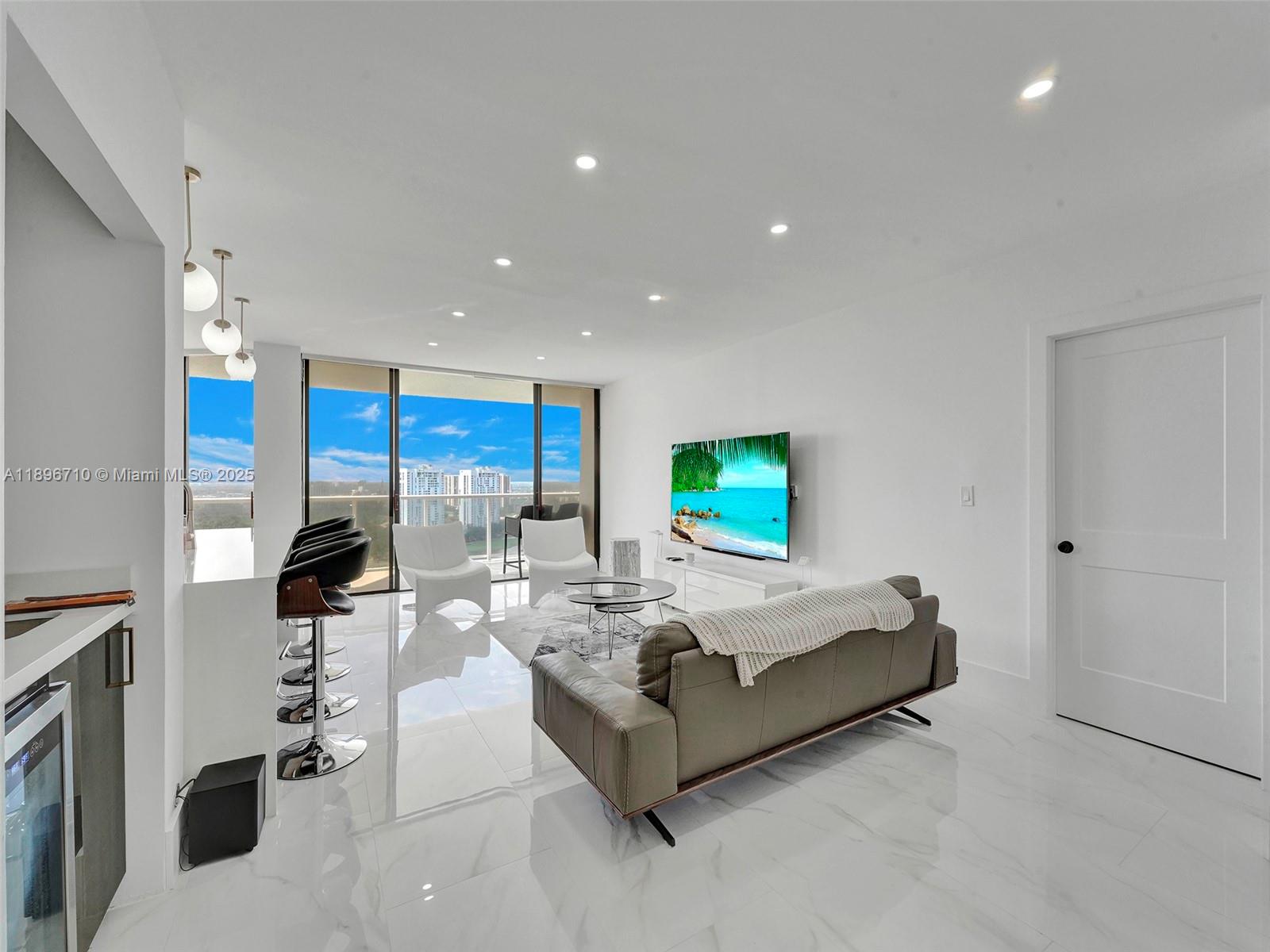 HAMPTONS WEST CONDO - Residential Lease