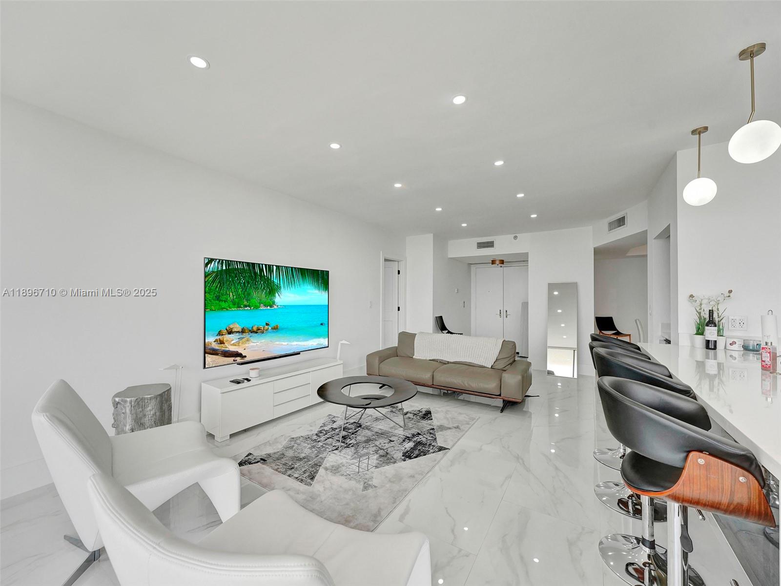 HAMPTONS WEST CONDO - Residential Lease