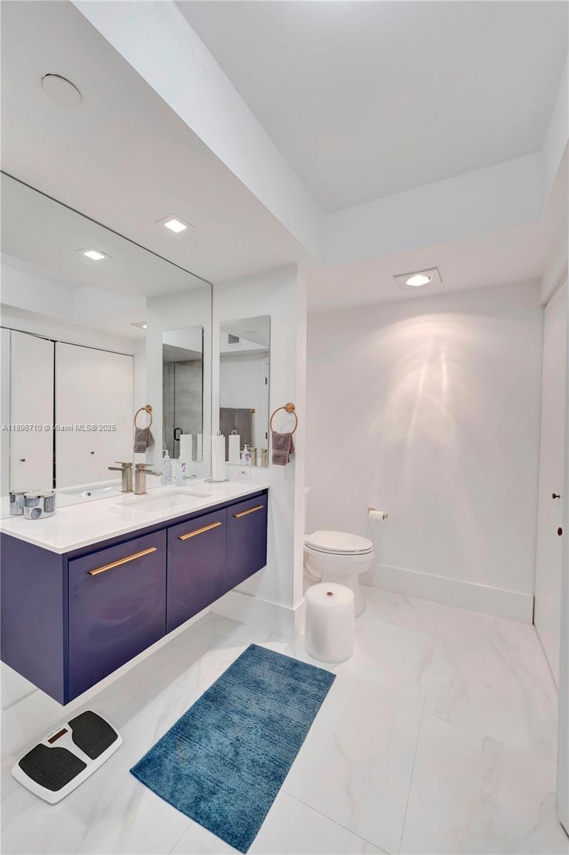 HAMPTONS WEST CONDO - Residential Lease