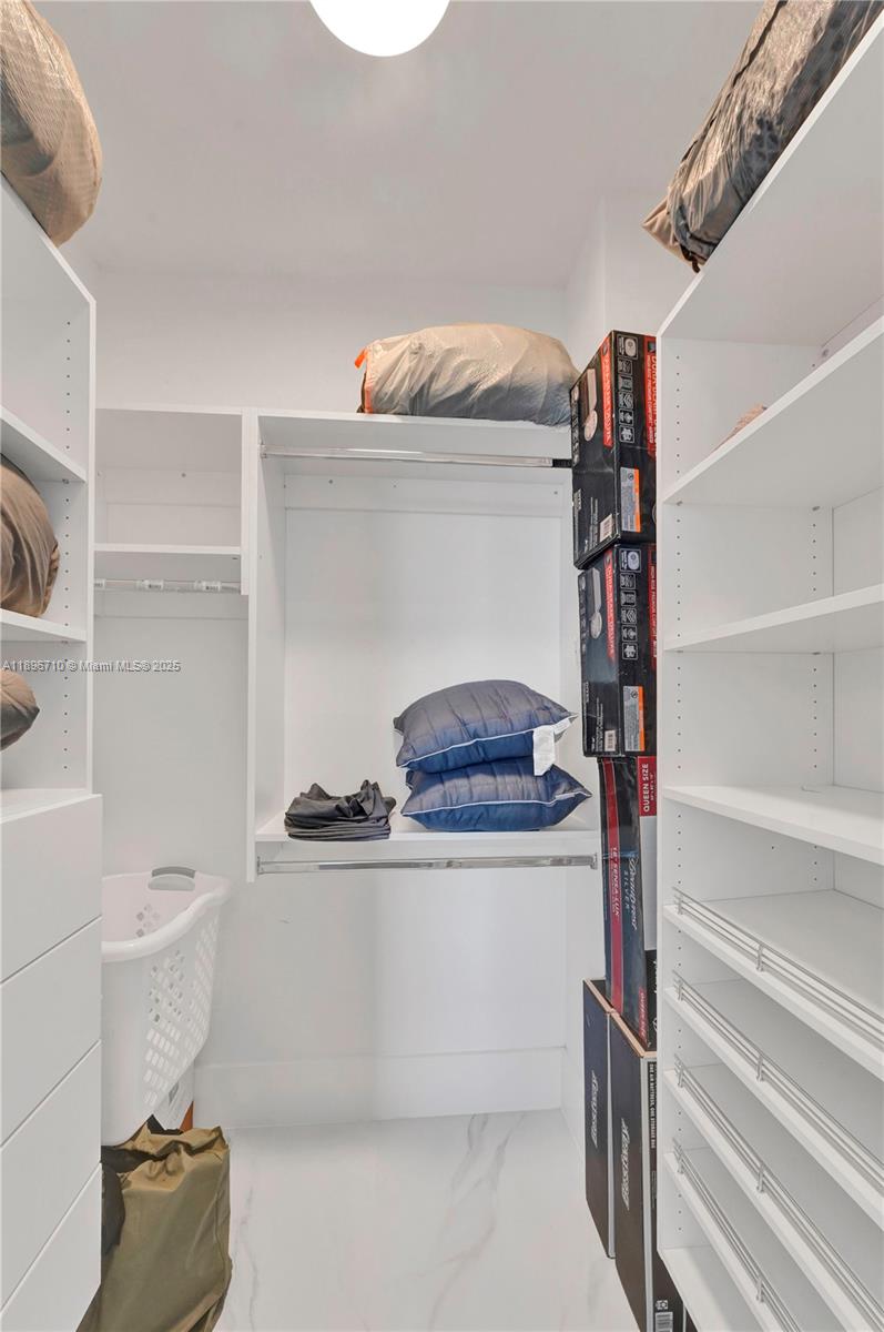 HAMPTONS WEST CONDO - Residential Lease