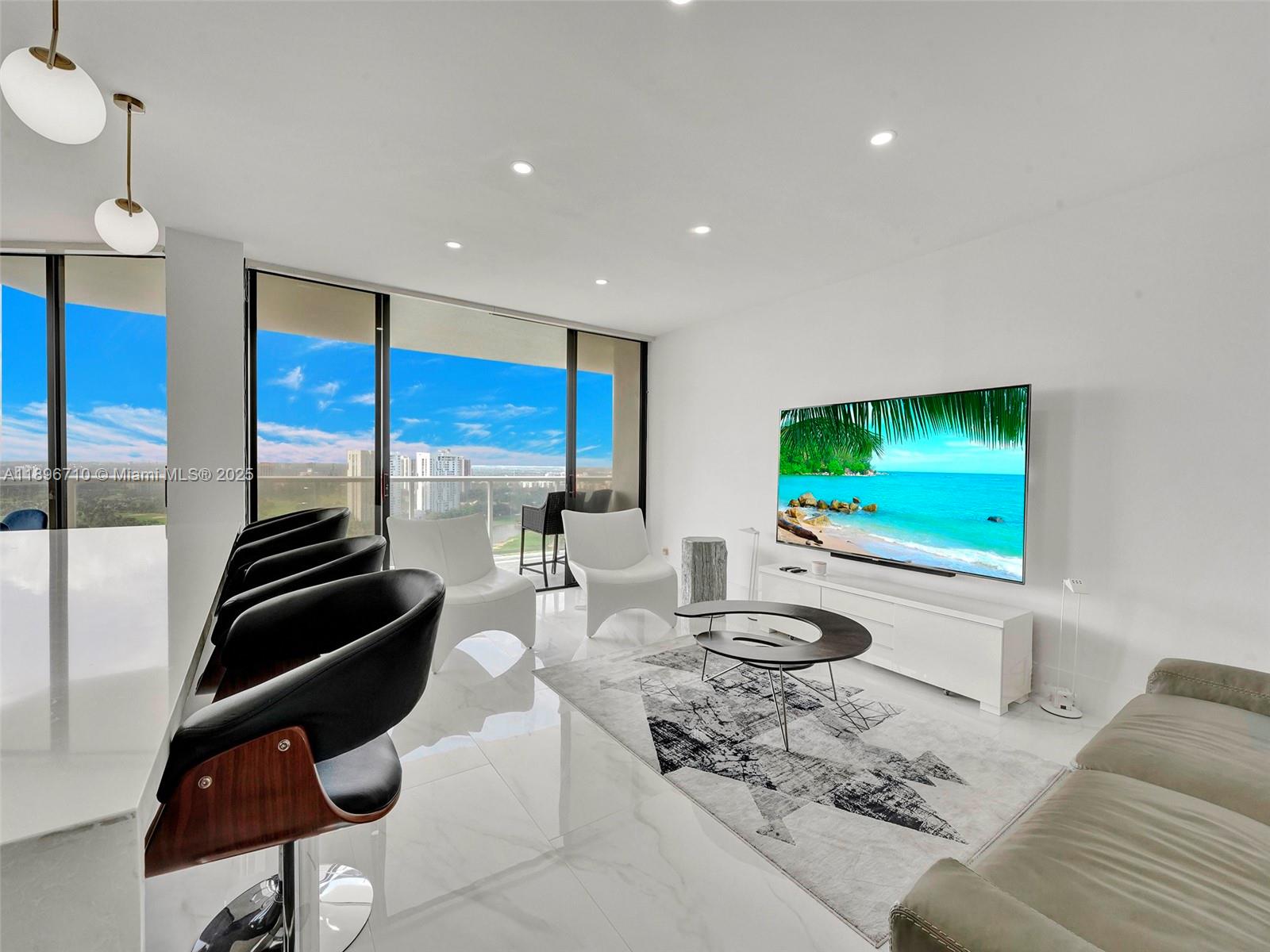 HAMPTONS WEST CONDO - Residential Lease