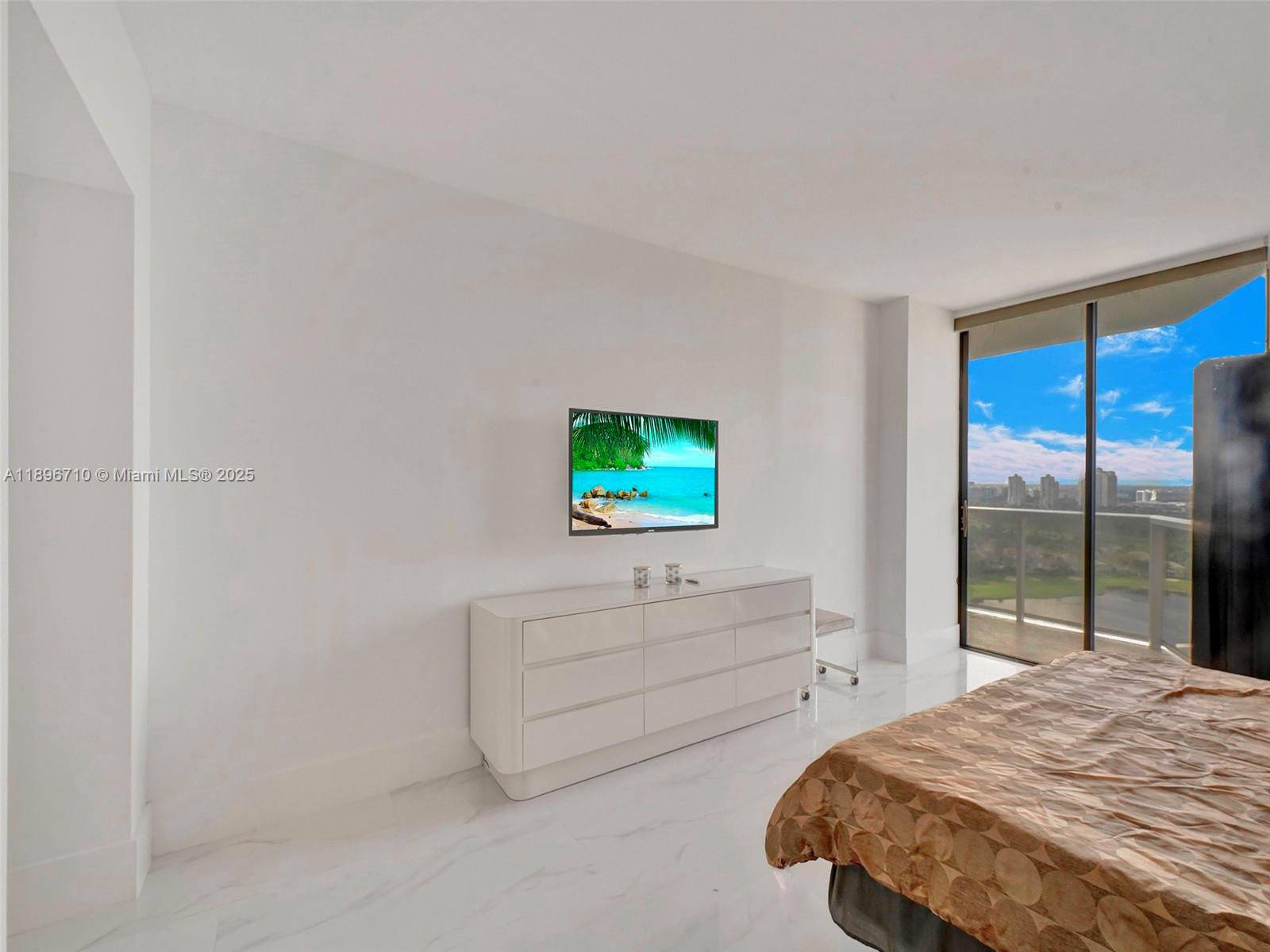 HAMPTONS WEST CONDO - Residential Lease