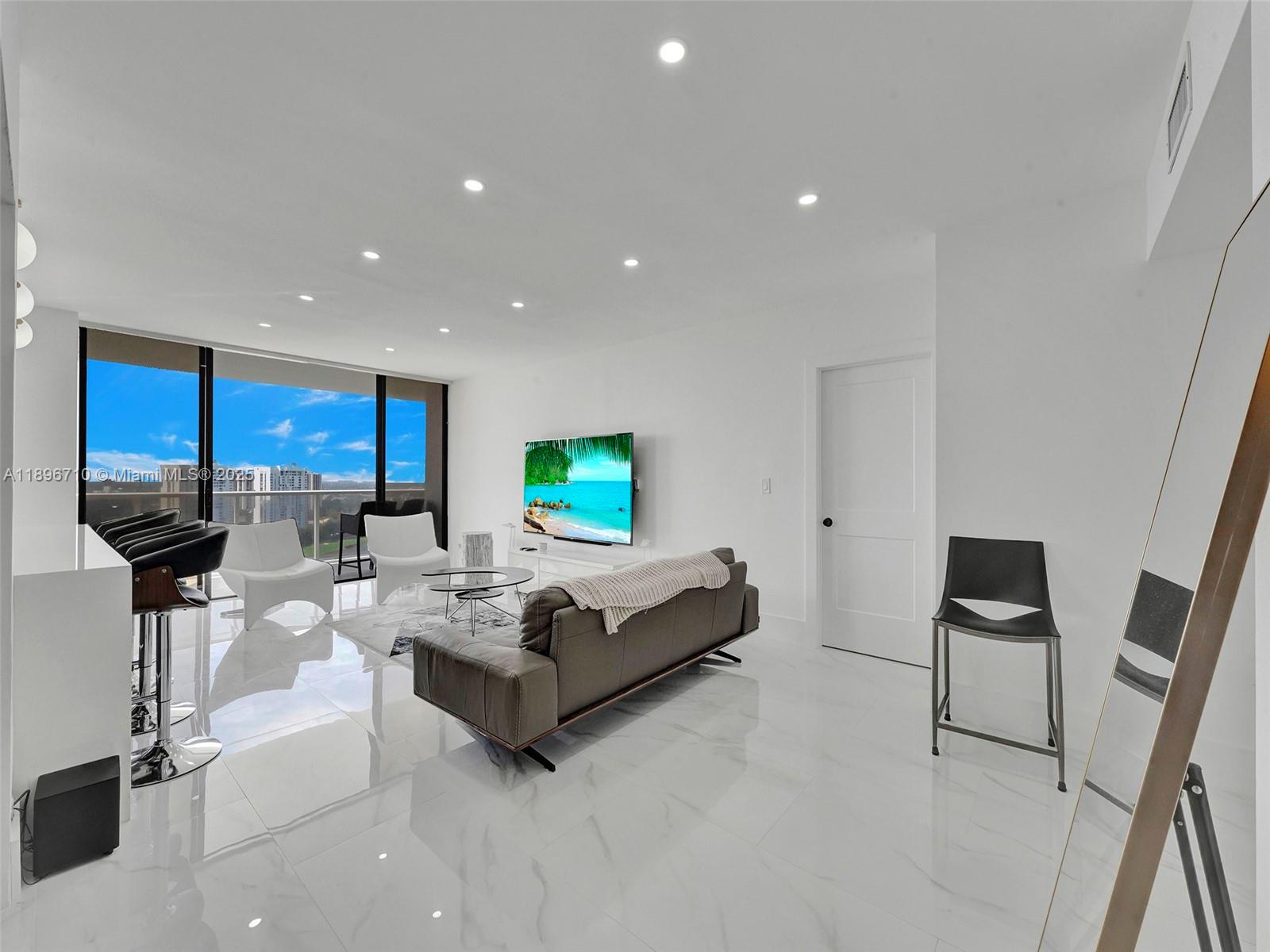 HAMPTONS WEST CONDO - Residential Lease