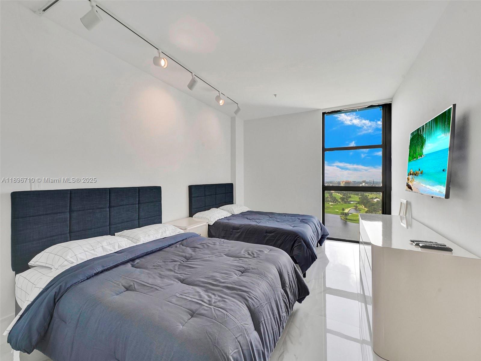 HAMPTONS WEST CONDO - Residential Lease