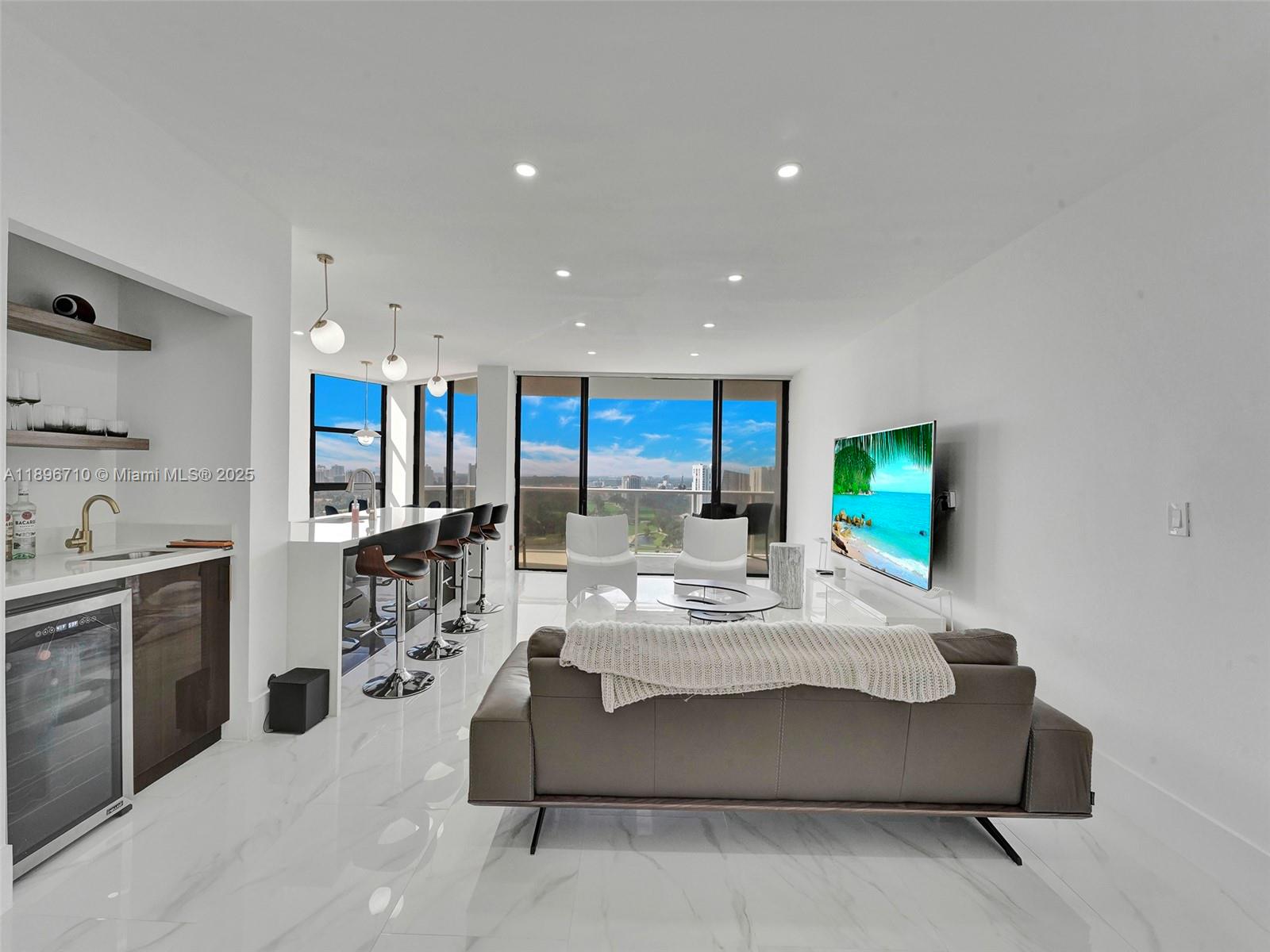 HAMPTONS WEST CONDO - Residential Lease