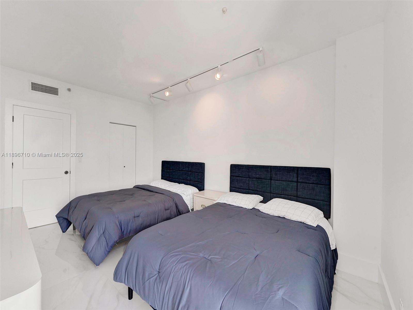 HAMPTONS WEST CONDO - Residential Lease