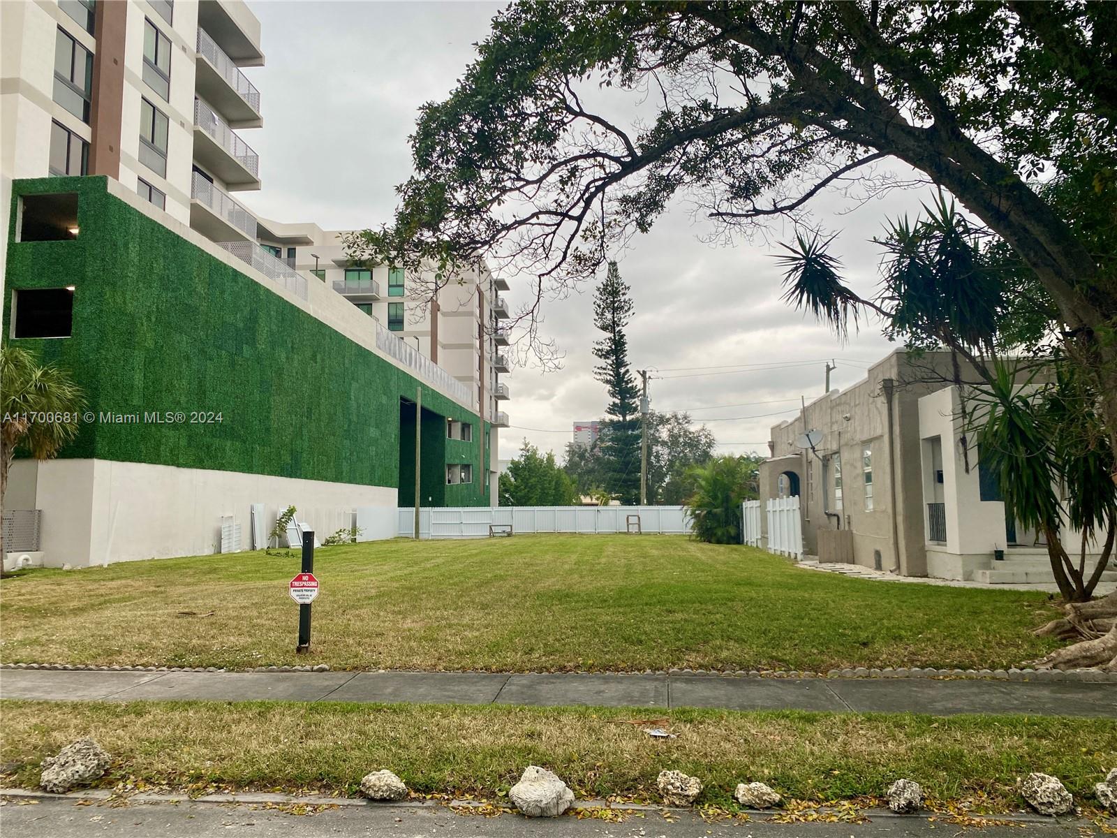 HOLLYWOOD SOUTH SIDE ADD - Land