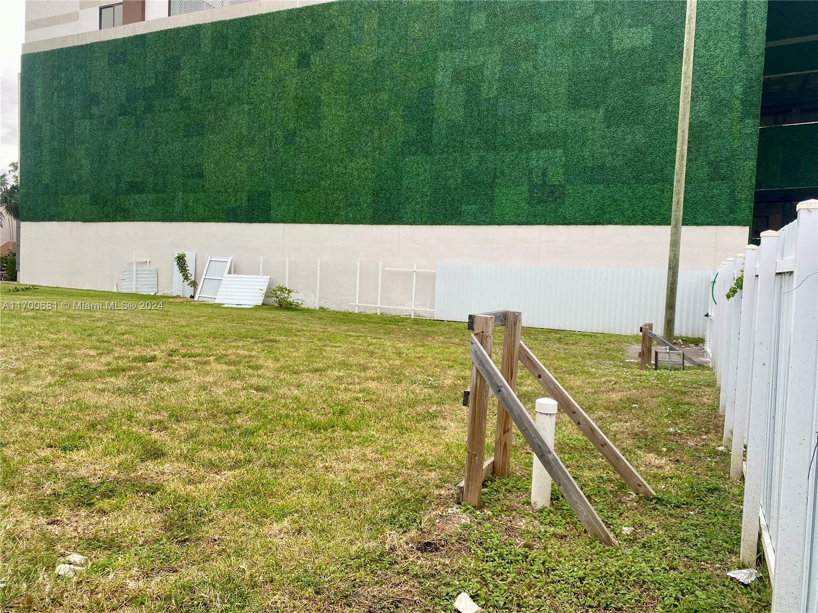 HOLLYWOOD SOUTH SIDE ADD - Land