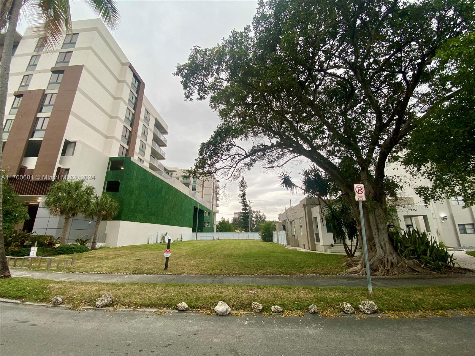 HOLLYWOOD SOUTH SIDE ADD - Land