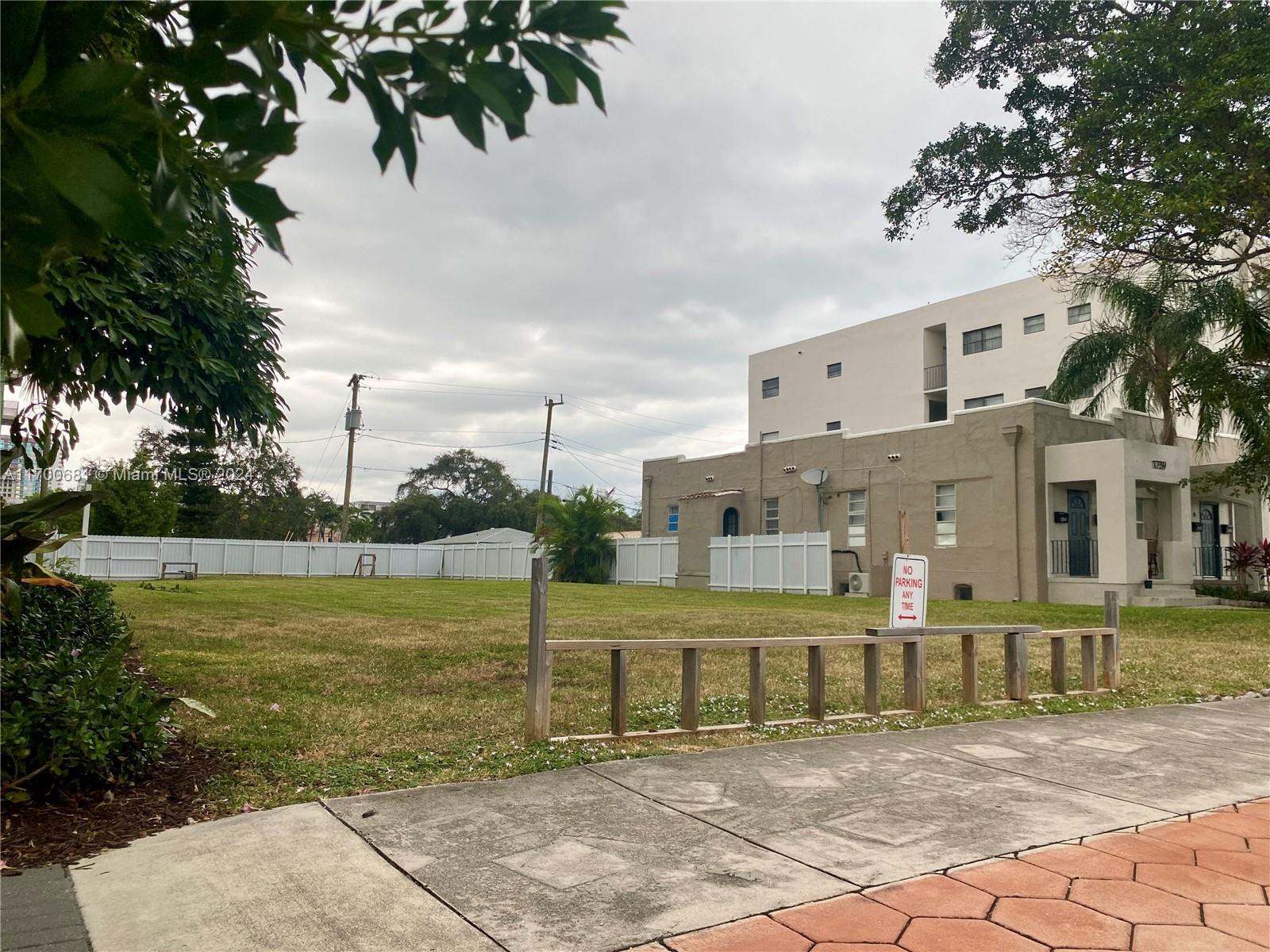 HOLLYWOOD SOUTH SIDE ADD - Land