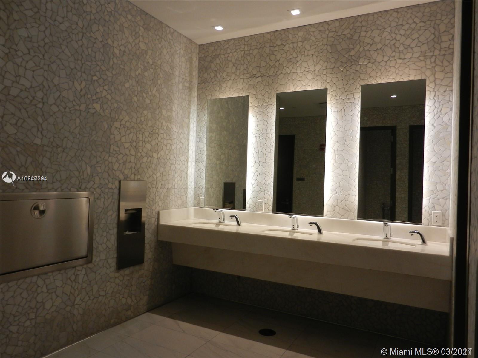 THE BOND BRICKELL - Residential