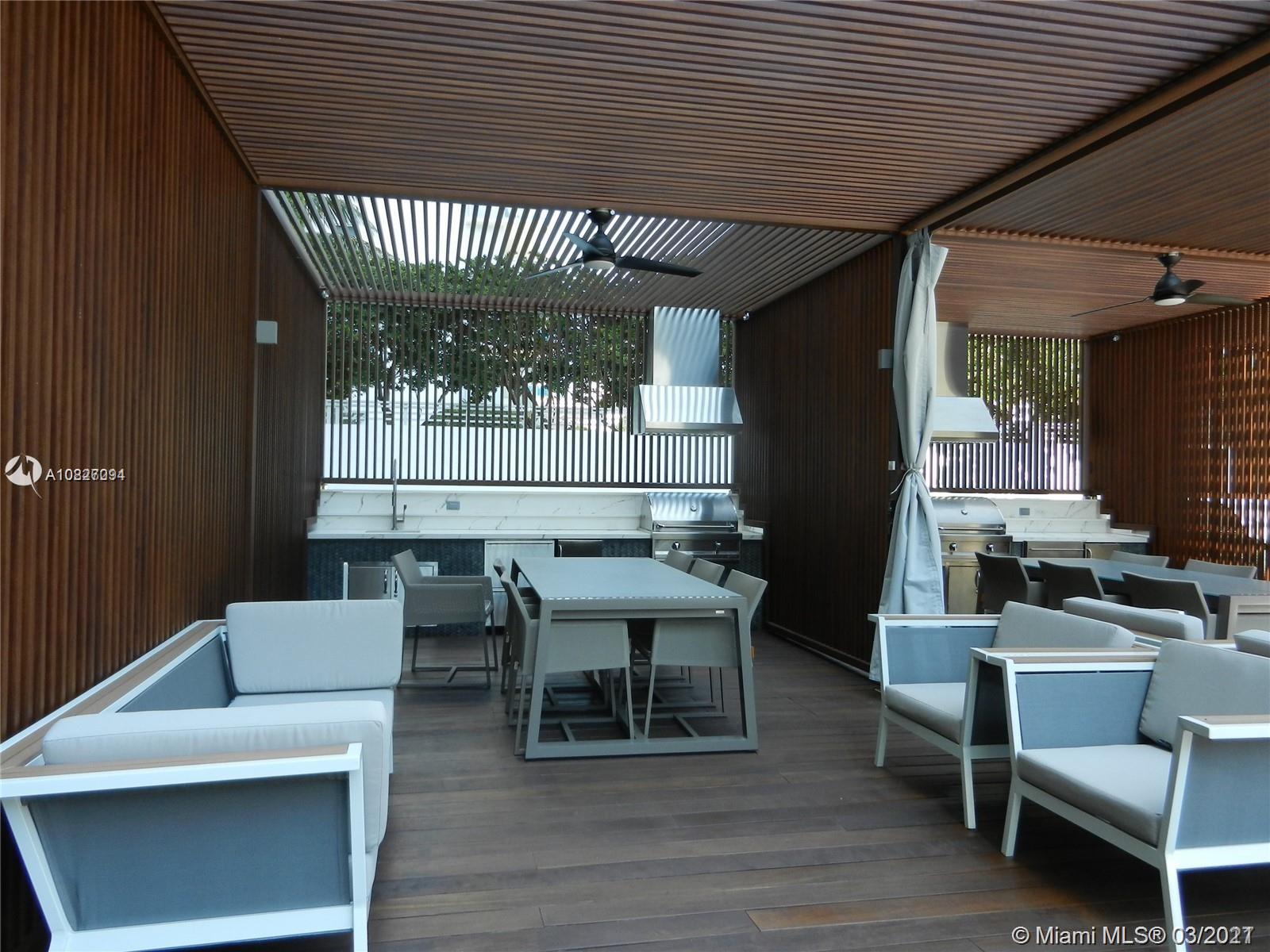 THE BOND BRICKELL - Residential