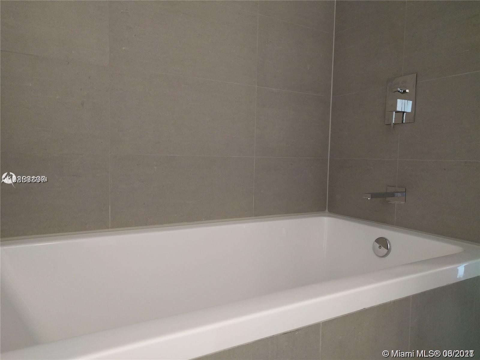 THE BOND BRICKELL - Residential