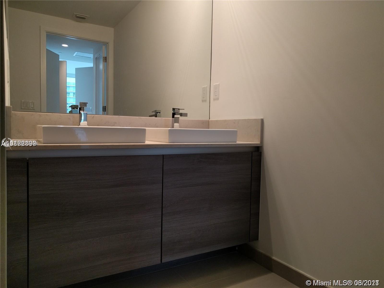 THE BOND BRICKELL - Residential