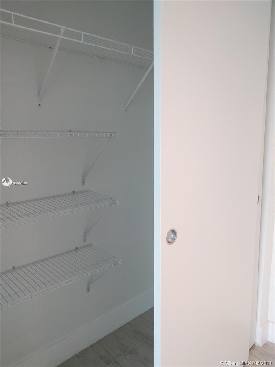 THE BOND BRICKELL - Residential