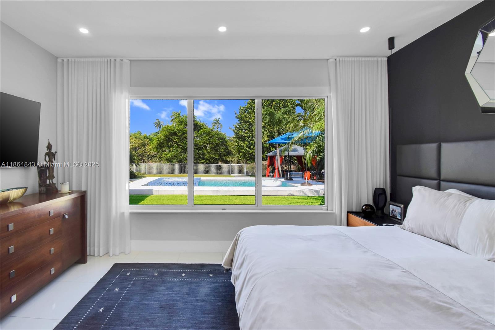 BISCAYNE GARDENS SEC E PA - Residential Lease