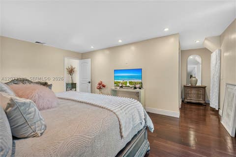 Tiny photo for 2801 N 38th Ave, Hollywood, FL 33021 (MLS # A12077188)
