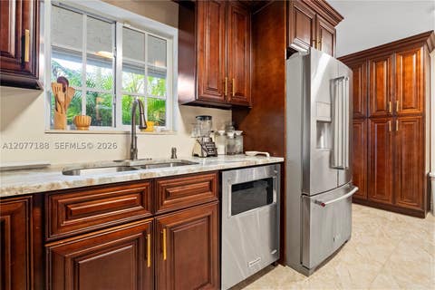 Tiny photo for 2801 N 38th Ave, Hollywood, FL 33021 (MLS # A12077188)