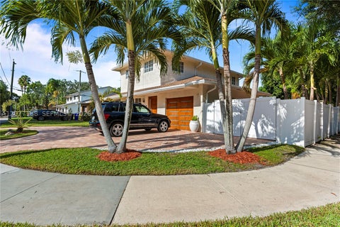 Photo of 2801 N 38th Ave, Hollywood, FL 33021 (MLS # A12077188)