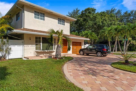 Tiny photo for 2801 N 38th Ave, Hollywood, FL 33021 (MLS # A12077188)