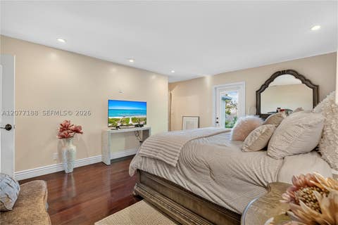Tiny photo for 2801 N 38th Ave, Hollywood, FL 33021 (MLS # A12077188)