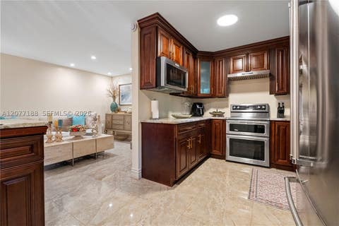 Tiny photo for 2801 N 38th Ave, Hollywood, FL 33021 (MLS # A12077188)